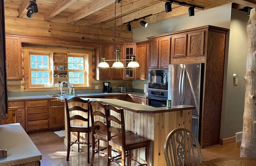 Cheboygan Cabina | Log Cabin on Long Lake