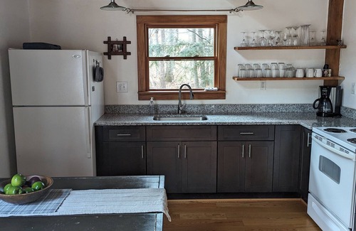 Berkeley Springs Cabina | Cabaña de madera en Sleepy Creek: disfrute de la reclusión y los sonidos del agua