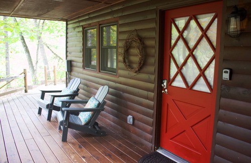 Berkeley Springs Cabina | Cabaña de madera en Sleepy Creek: disfrute de la reclusión y los sonidos del agua