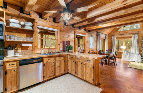 Ludlow Cabina | Log Cabin On The Lake