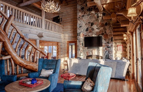 Pentwater Casa | Log Cabin on the Lake