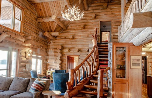 Pentwater Casa | Log Cabin on the Lake