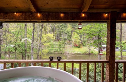Todd Cabina | Log Cabin on the River w/Hot Tub