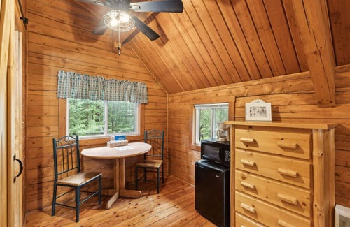 Grantsdale Cabina | Log Cabin Retreat in the Montana Wilderness