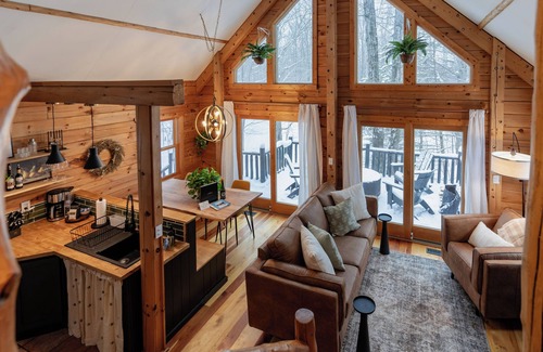 Mancelona Cabina | Log cabin, Schuss Mtn, solo stove, fireplace