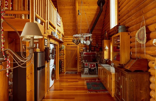 Polebridge Cabina | Log Cabin y opcional Bunkhouse con Espectaculares Vistas Wilderness
