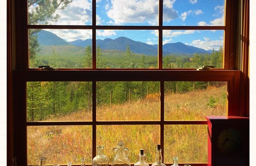 Polebridge Cabina | Log Cabin y opcional Bunkhouse con Espectaculares Vistas Wilderness