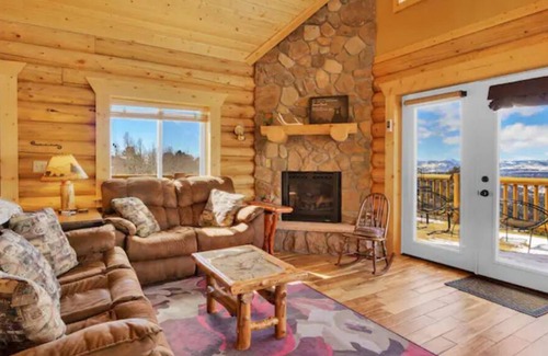 Cripple Creek Cabina | Log Cabin, Stunning Views & Hot Tub, Cripple Creek