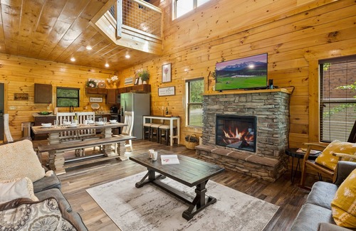 Sevierville Cabina | Cabaña 3HAB/3BA con Vista a la Montaña y las Mejores Amenidades