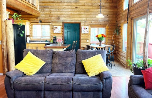 Simi Valley Casa | Log Cabin with a view in enchanting Simi Valley