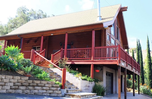 Simi Valley Casa | Log Cabin with a view in enchanting Simi Valley