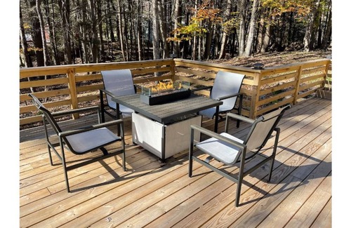 Wallenpaupauk Lake Estates Cabina | Log Cabin with Modern Amenities - Five Star Rating on Air