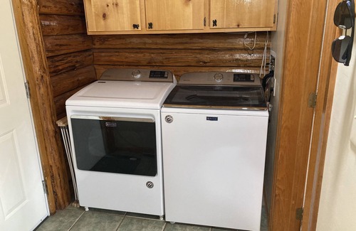 Woodland Park Cabina | Log cabin with Pikes Peak views