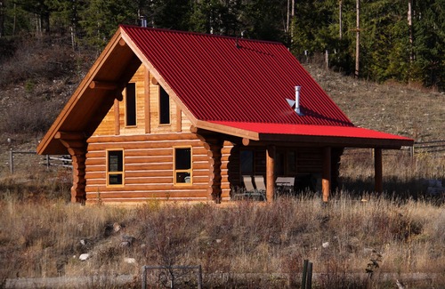 Lumby Chalet De Esquí | Chalet de registro con vistas a la montaña y un lago privado