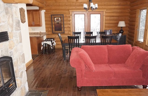 Labelle Chalet De Esquí | Log Cottage con 4 dormitorios, 3 baños, bañera de hidromasaje - 30 min de Mont Tremblant