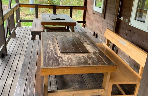 Niseko Casa | Log Cottage in a Hideaway Forest with BBQ deck big screen projector ready / Isoya-gun Hokkaidō