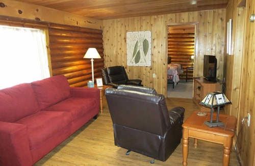 Moose Creek Apartamento | Log duplex - 1/2 mile from gate of Eielson AFB.