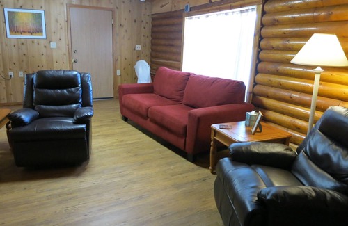 Moose Creek Apartamento | Log duplex - 1/2 mile from gate of Eielson AFB.