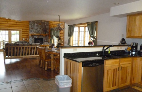 Lake Delton Casa | Log Gables - Lake Front