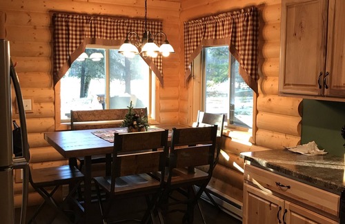 Pine River Casa | Log home nestled in tall pines near Norway Lake