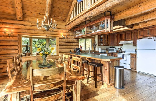McCloud Cabaña | Log Home on 60 Private Acres By Mt Shasta Ski Park