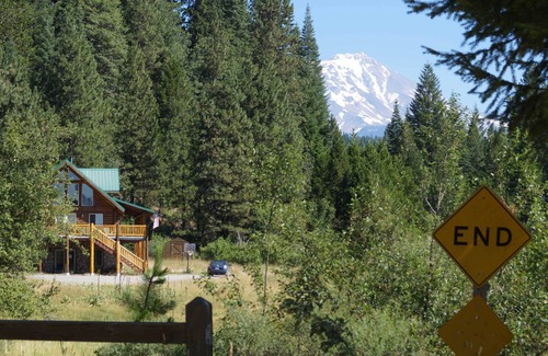 McCloud Cabaña | Log Home on 60 Private Acres By Mt Shasta Ski Park
