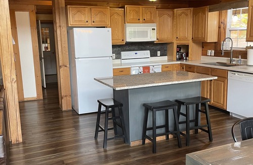 Tellico Plains Casa | Log Home Sanctuary