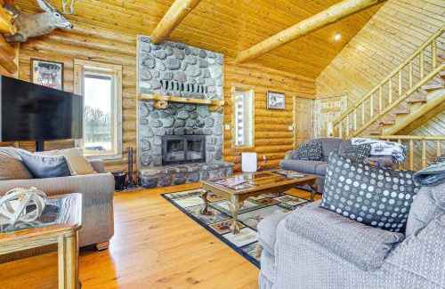 Abrams Casa | Log Home with Deck and Sunset Views 19 Mi to Oconto!