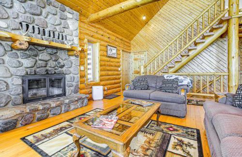 Abrams Casa | Log Home with Deck and Sunset Views 19 Mi to Oconto!