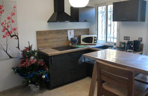 Villeneuve-les-Avignon Casa | logement entier dans maison pour 4