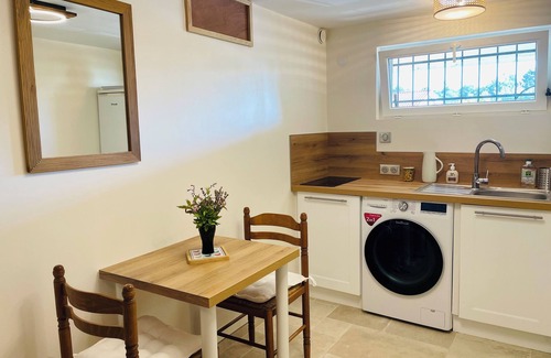 Meximieux Apartamento | Logement Frais et Indépendant Avec Piscine - Prox. Cnpe / Lyon - 50 m2