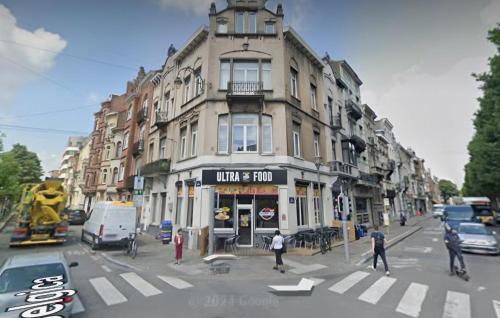 Sint-Jans-Molenbeek Apartamento | Logement privé sous sol accès autonome