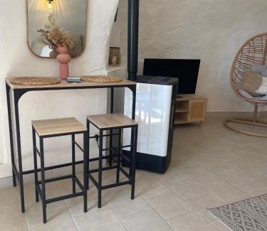 Naveil Casa | Logement troglodyte tout confort 42 min tgv Paris