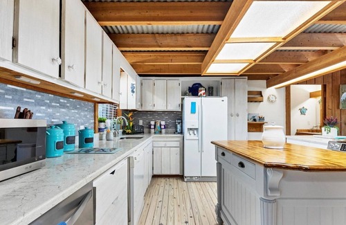 Palm Island Casa | Loggerhead Landing: Beach, swim spa and dock: This lodge on the beach has it all!