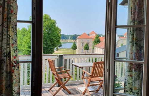 Rheinsberg Apartamento | LoggiaHaus am Schloss, 5 Ferienwohnungen, teils mit Schloss- und Seeblick