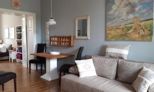 Rheinsberg Apartamento | LoggiaHaus am Schloss, 5 Ferienwohnungen, teils mit Schloss- und Seeblick