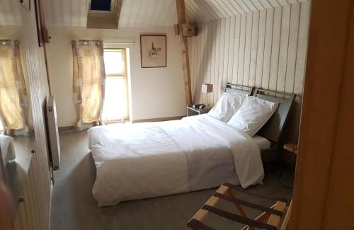 Saint-Pavace Casa | Logis Hôtel Relais Des Caillères