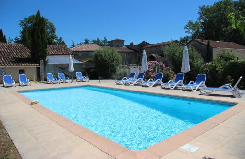 Grospierres Hotel | Logis Hôtel Restaurant Gîte La Bastide du Vébron