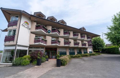 Thonon-les-Bains Hotel | Logis Hotel Arc En Ciel