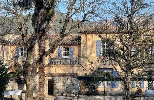 Anduze Hotel | Logis Hotel Restaurant Le Domaine de la Régalière