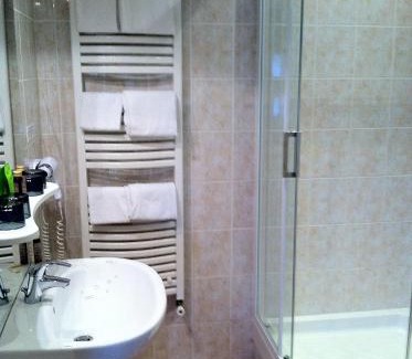 Saint-Jean-le-Blanc Hotel | Logis Hotel Villa Marjane