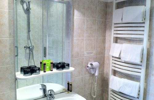 Saint-Jean-le-Blanc Hotel | Logis Hotel Villa Marjane