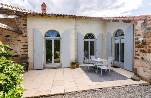 Saint-Laurent-de-la-Salle Casa | Logis La Tour - Gîte Orangerie