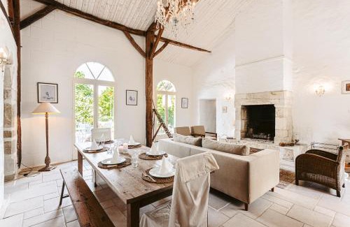 Saint-Laurent-de-la-Salle Casa | Logis La Tour - Gîte Orangerie