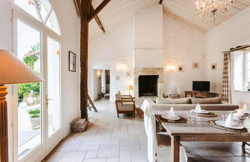 Saint-Laurent-de-la-Salle Casa | Logis La Tour - Gîte Orangerie