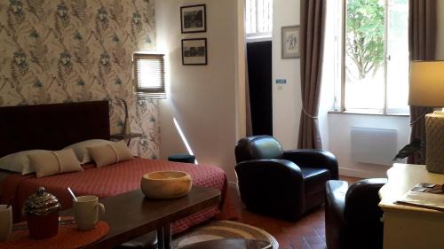 Republique Apartamento | Logis Muraille Romaine, Centre Historique, Lit queen size