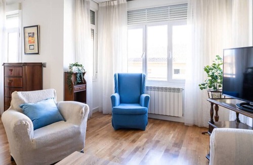 Romareda Apartamento | LOIRA PALEONTOLOGO: Amplio y Único con Encanto
