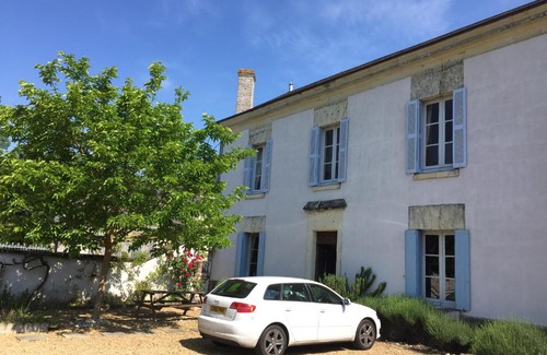 Vezieres Casa | Loire-farmhouse Holiday Home