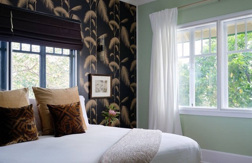 Wailuku Cama Y Desayuno | Lokelani Suite - Historic charm | Gardens oasis