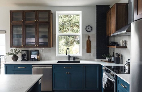 Kaslo Condominio | Loki’s Loft and Cellar